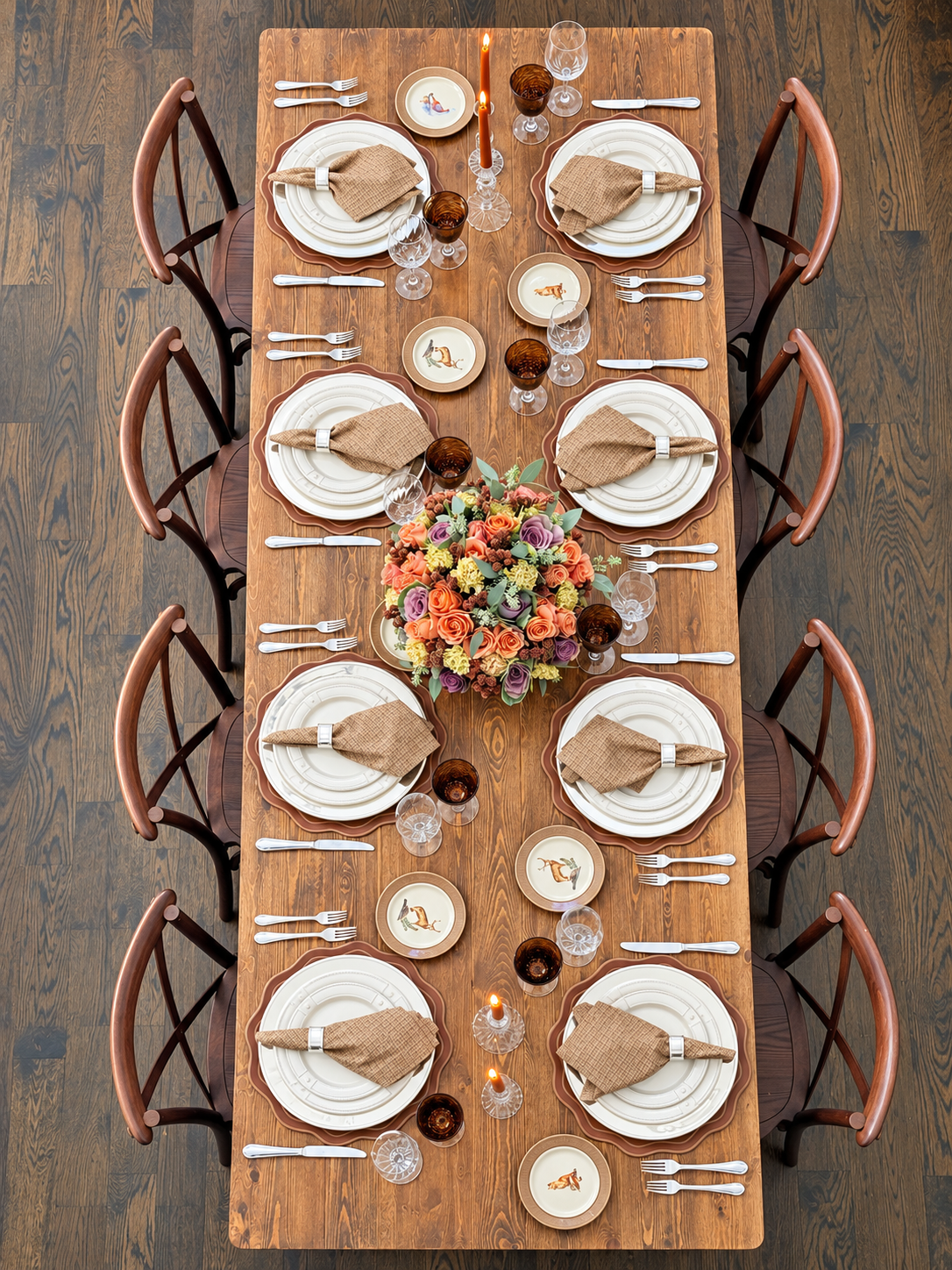 A Thanksgiving Table in Warm Autumn Colors